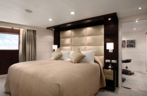 Desire Swingers Cruise September 2025 Griekenland Italie Vista Suite Kingsize Bed